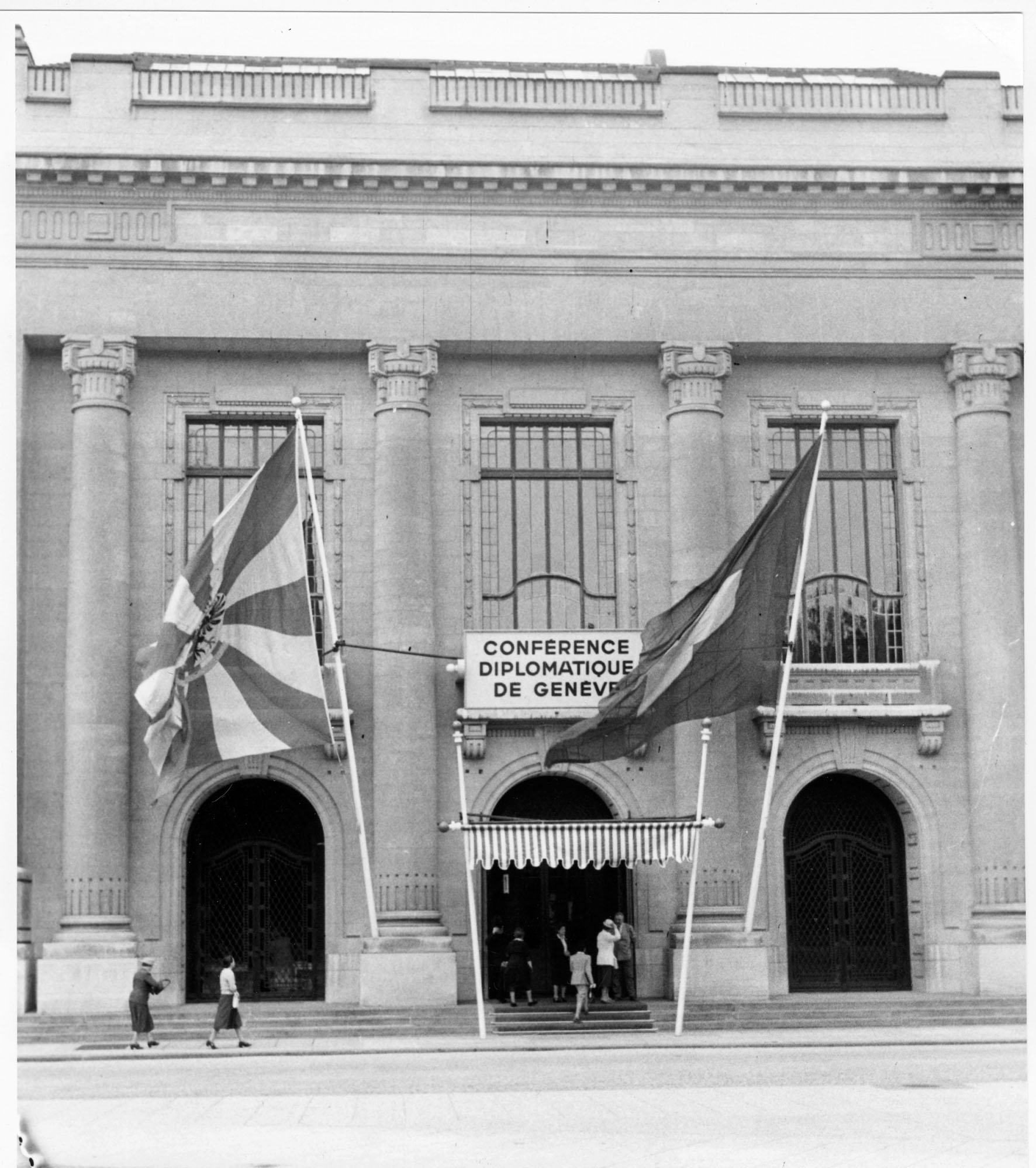 Facade of what was once the Bâtiment électoral - where Uni Dufour is today - which was to host the Diplomatic Conference on the revision of the four treaties that would officially bear the title ‘Geneva Conventions’ on 12 August 1949. © ICRC Archives